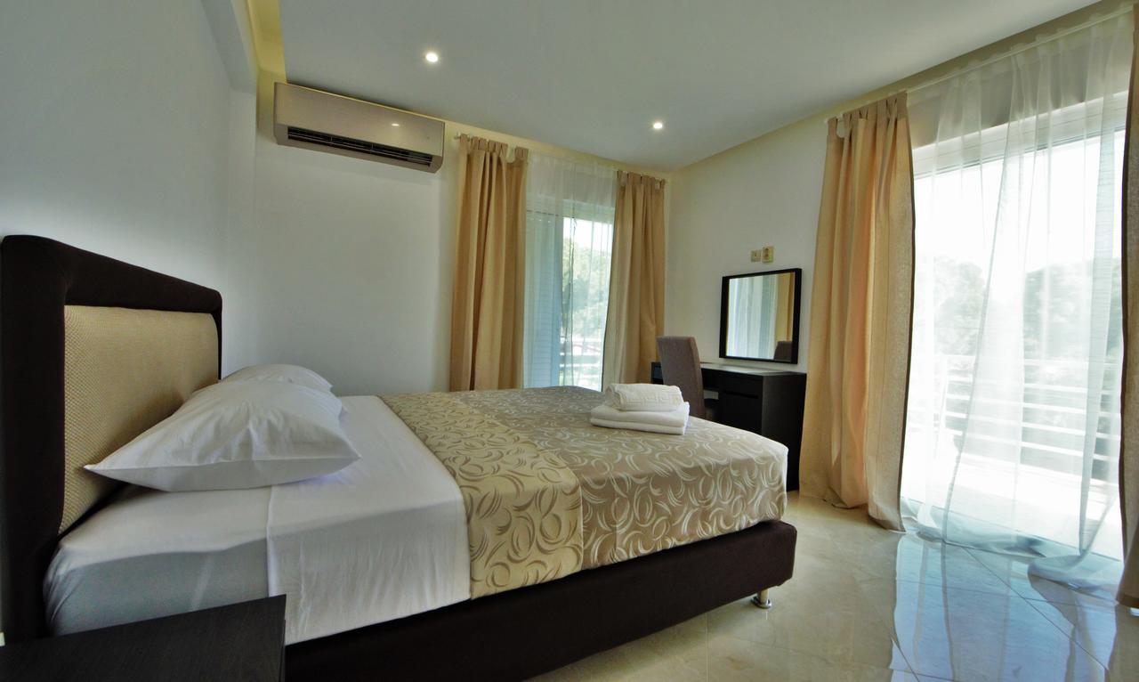 Athena Apartment Artemida  Exterior foto